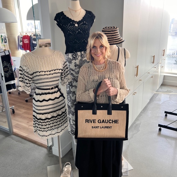 Meet your Posher, Sue - Picture 2 of 2